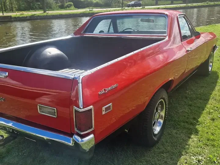 Chevrolet El Camino 350 de achterbak